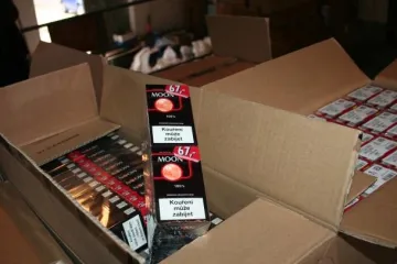 Úlovek celníků: Řidič dodávky pašoval skoro dva tisíce kartonů cigaret