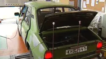 Auto na technické kontrole