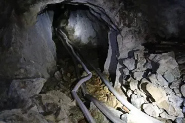 V historickém dole zahynul pracovník stavební firmy, strhla ho voda