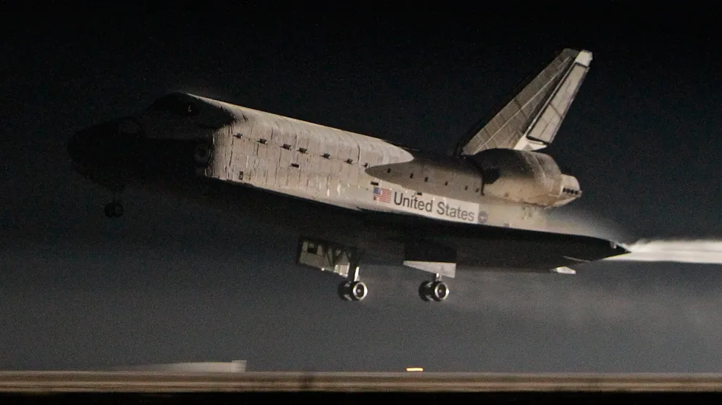 Přistání raketoplánu Atlantis
