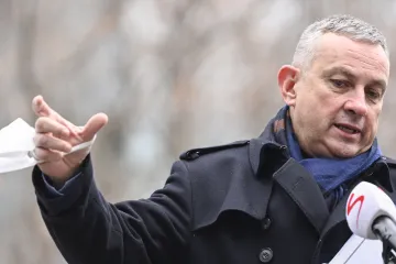 Pokud budeme nějaké kompenzace vyplácet, zaměříme se na určité podnikatele, řekl Síkela