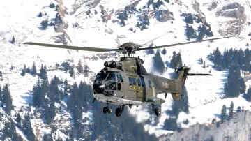 Vrtulník zasahující ve švýcarském Engelbergu po pádu kabiny lanovky