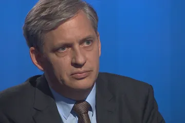 Dienstbier: ČSSD na sobě nechává dříví štípat, opoziční role by jí přitom prospěla