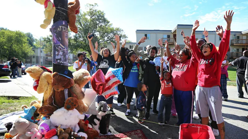 Improvizovaný památník Michaela Browna