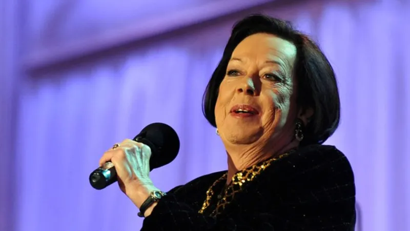 13. komnata Yvonne Přenosilové