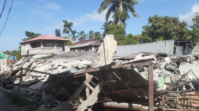 Haiti postihlo silné zemětřesení