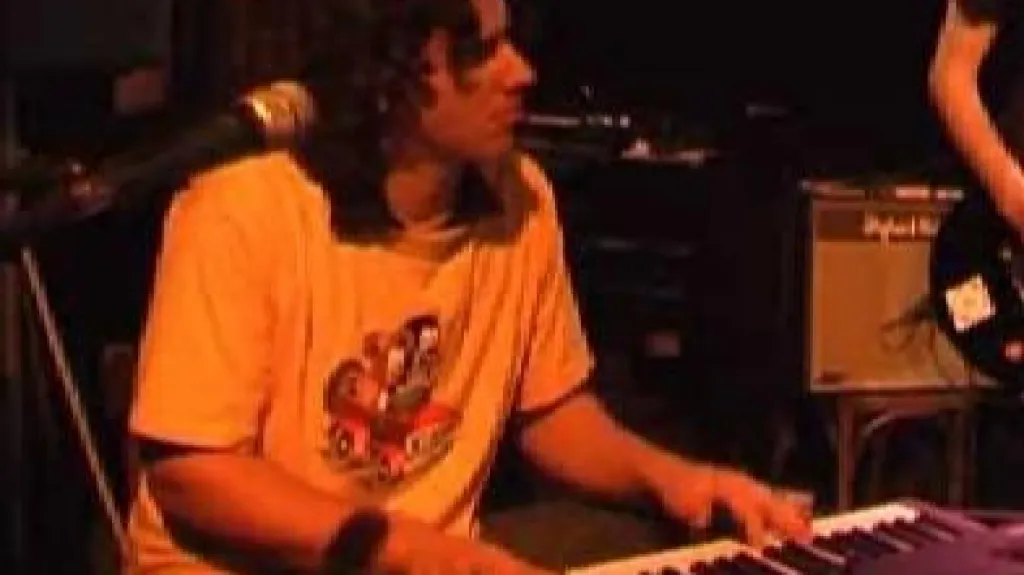 Klávesista skupiny Po obědě