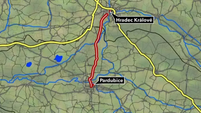 Silnice mezi Pardubicemi a Hradcem Králové