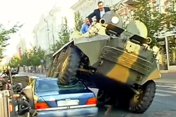 Na neukázněné řidiče jedině tankem