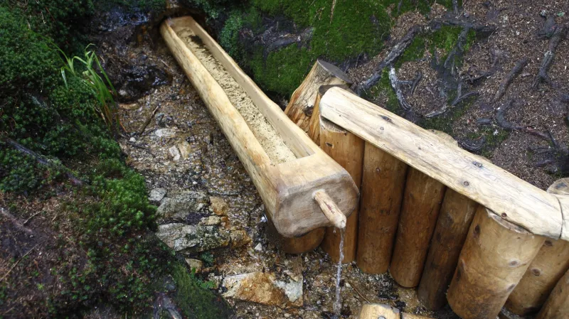 Záběr z roku 2010 na pramen Vltavy na východním úpatí Černé hory