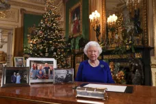 Byl to těžký rok, ale i malé kroky mohou změnit svět, říká ve vánoční řeči královna Alžběta