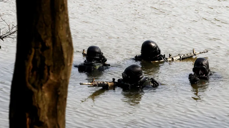 Výcvik příslušníků 601. skupiny speciálních sil v Prostějově