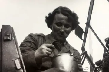 Jako budoucí tělocvikářka musela na vojnu. Tanečnice a plavkyně Dagmar Ferebauerová ale nakonec učit nemohla