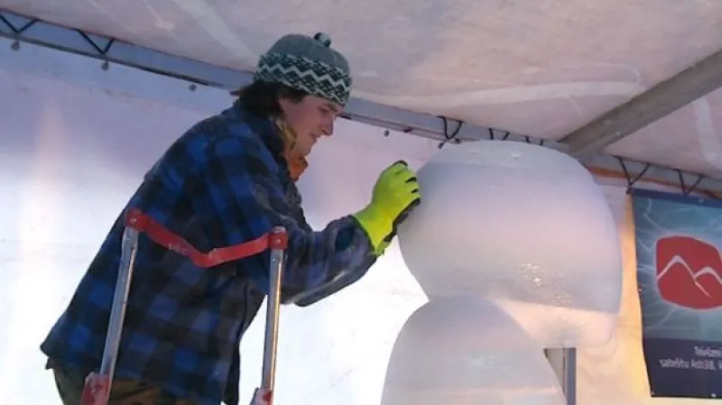 NO COMMENT: Ledové sochy na Pustevnách