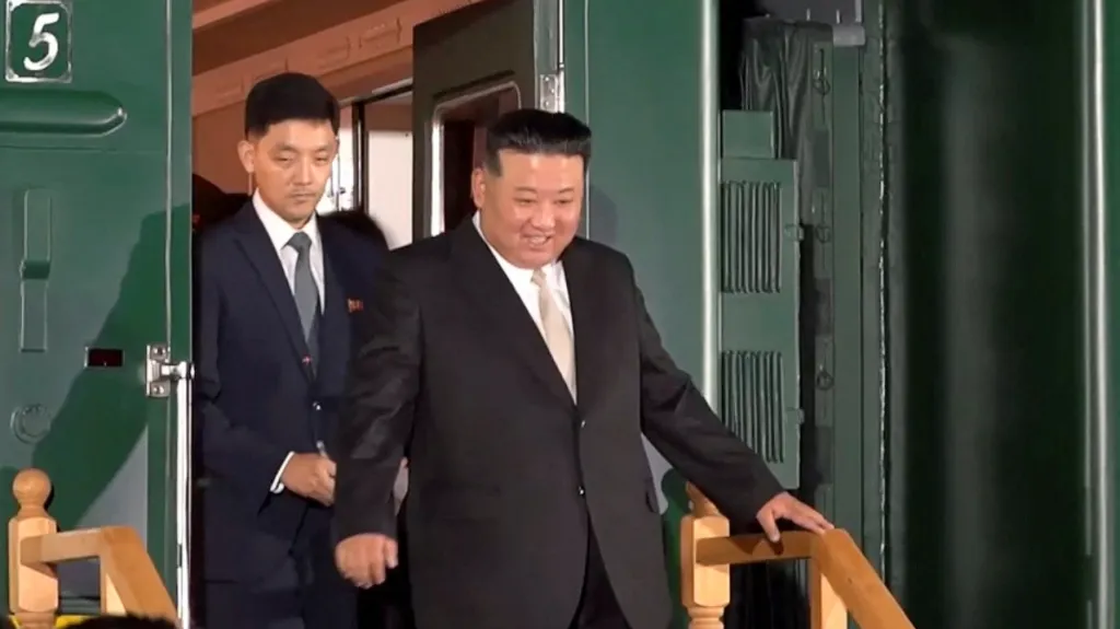 Kim Čong-un po příjezdu do Ruska