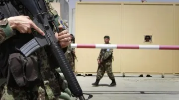 Afghánec střílel na kábulském letišti na vojáky NATO