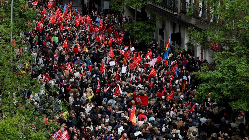 Manifestace na podporu premiéra Pedra Sáncheze v Madridu