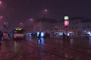 V noci začal platit letní čas