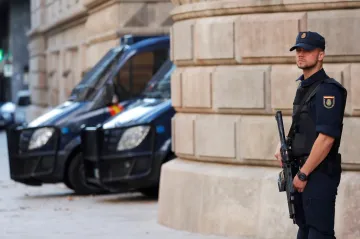 Španělští policisté se stahují z Katalánska. Odejdou do konce roku, v regionu jich zůstanou jen stovky