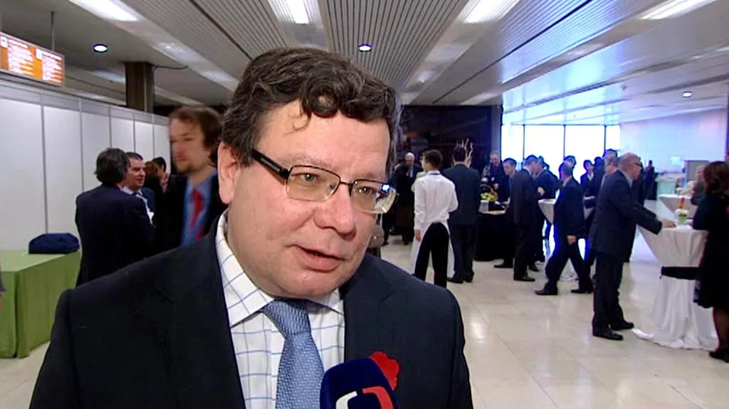 Ministr obrany Alexandr Vondra (ODS)