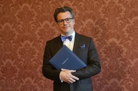 Šéfdirigentem České filharmonie se v roce 2028 stane Jakub Hrůša