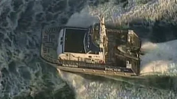 Policie stíhá loď s tamilskými uprchlíky