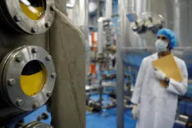 Írán zvýšil zásoby vysoce obohaceného uranu, tvrdí agentura pro atomovou energii