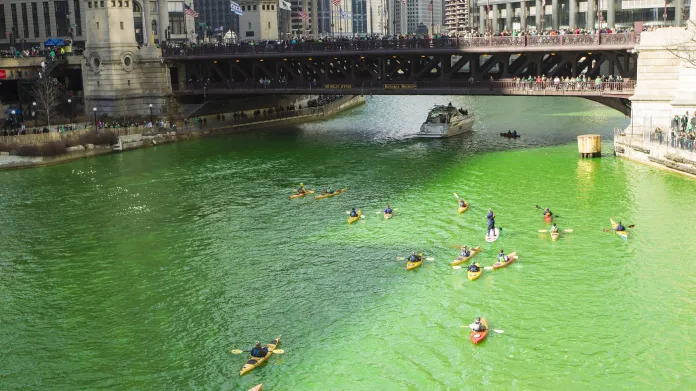 Řeka obarvená na zeleno v americkém Chicagu