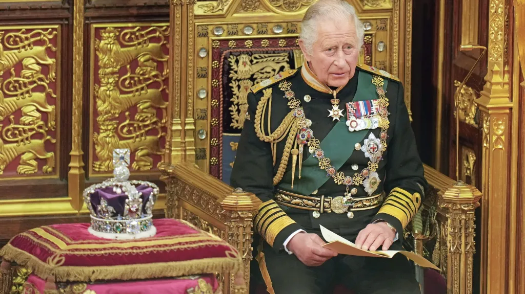 Velká Británie má nového panovníka – krále Karla III.