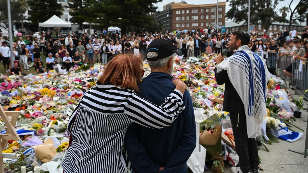 Pietní místo v australském Sydney k uctění památky obětí střelby na pláži Bondi Beach