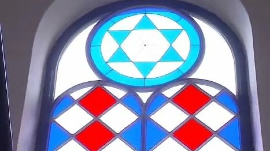 Okno synagogy
