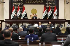 Irácký parlament požaduje odchod cizích vojsk ze země. Na vládní čtvrť dopadly další rakety 