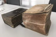 Zlínské muzeum poslalo vzácné knihy na ozdravnou kúru do Německa