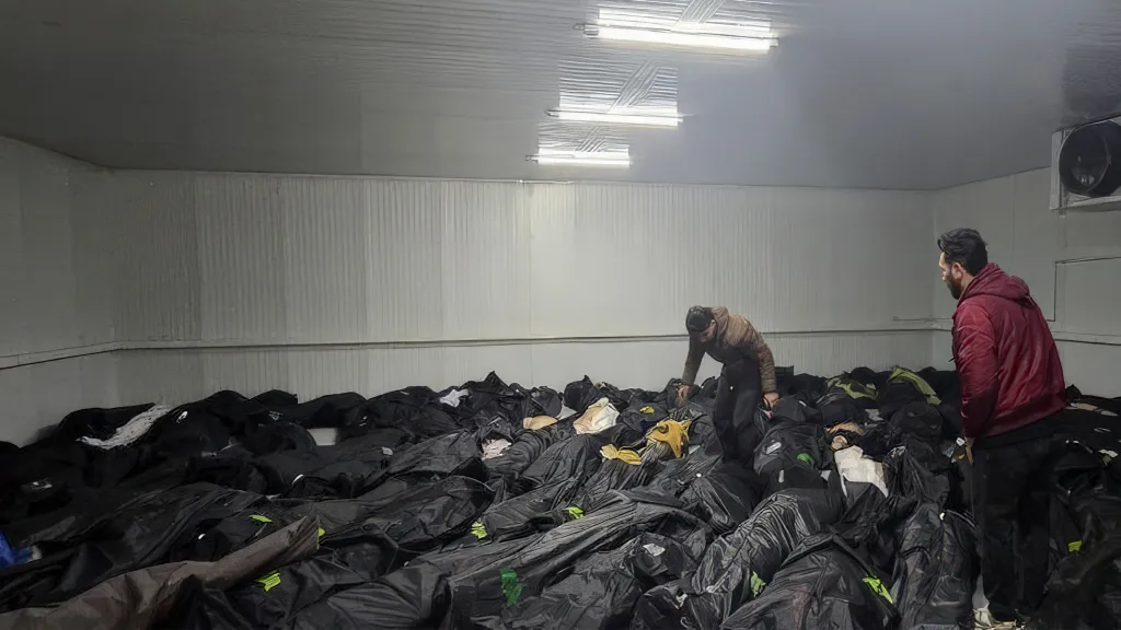 Těla zabitých demonstrantů v Isfahánu