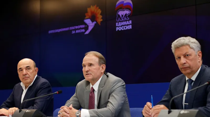 Vadym Rabinovyč, Viktor Medvědčuk a Jurij Bojko na setkání Opoziční platformy a Jednotného Ruska