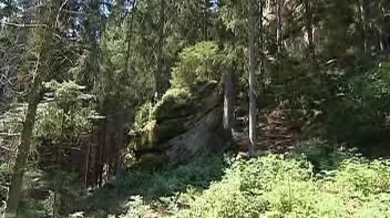 Jedním z nejpozoruhodnějších míst v Pardubickém kraji, opředeným navíc tajemstvím, jsou takzvané Toulovcovy maštale.