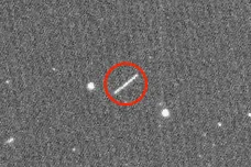 O víkendu Zemi minul pětimetrový asteroid v rekordní blízkosti