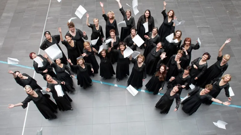 Ženská část Pražského filharmonického sboru