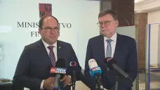 Ministr zemědělství Marek Výborný (KDU-ČSL) a ministr financí Zbyněk Stanjura (ODS) po jednání se zemědělci