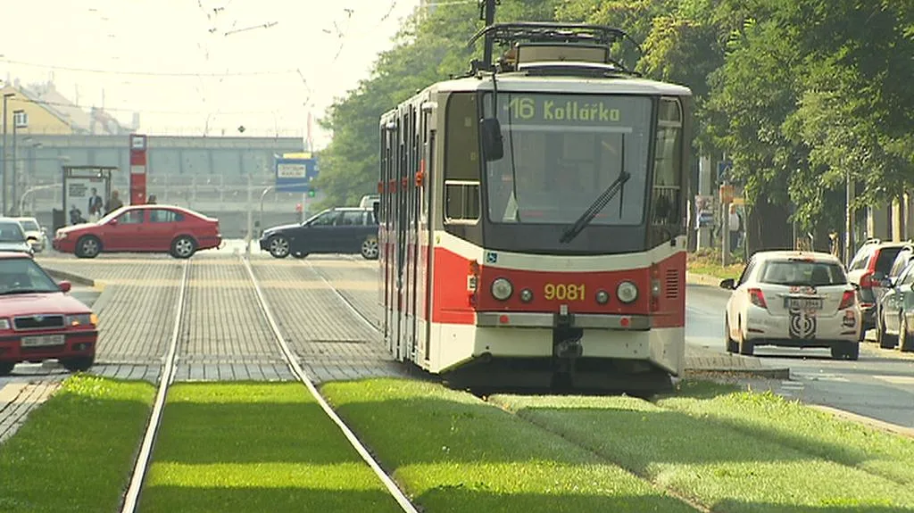 Zatravněný tramvajový pás