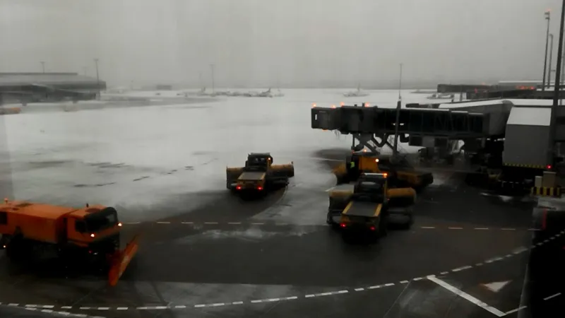 iReportér: Sněžení na Letišti Václava Havla kamerou Jakuba Alberta