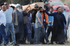 Muslimové se zpožděním pohřbívají první oběti útoku na Novém Zélandu, jde o syrské uprchlíky
