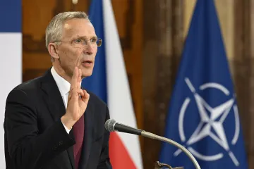 Čelíme nebezpečnějšímu světu než kdy dříve, řekl Stoltenberg v Praze