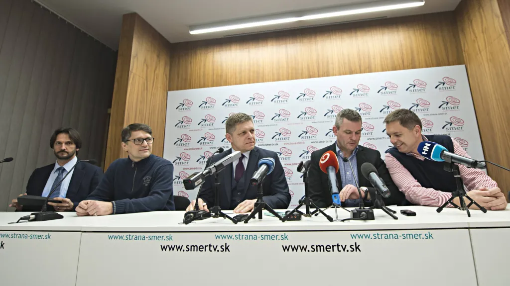 Robert Fico během tiskové konference Smeru-SD