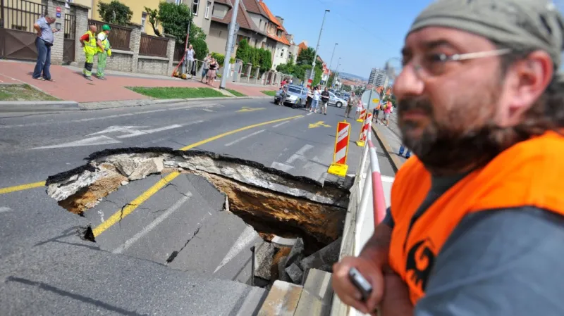 Díra vzniklá propadem