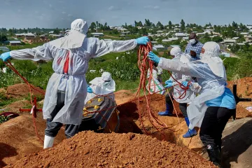 USA chtějí posílat Američany s rizikem eboly do Keni, píše NYT