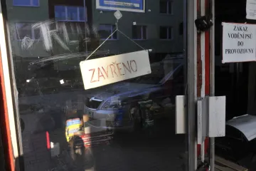 Využít svátek pro velký nákup? Už ne, navrhují senátoři