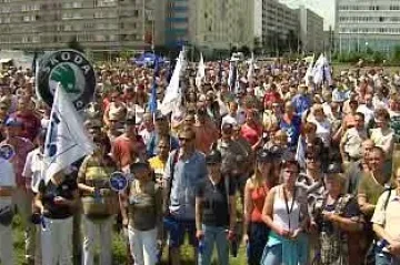 Stávku podporuje 62 procent lidí, její ekonomické dopady jsou minimální