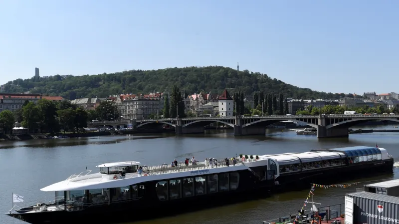 Motorová loď Grand Bohemia