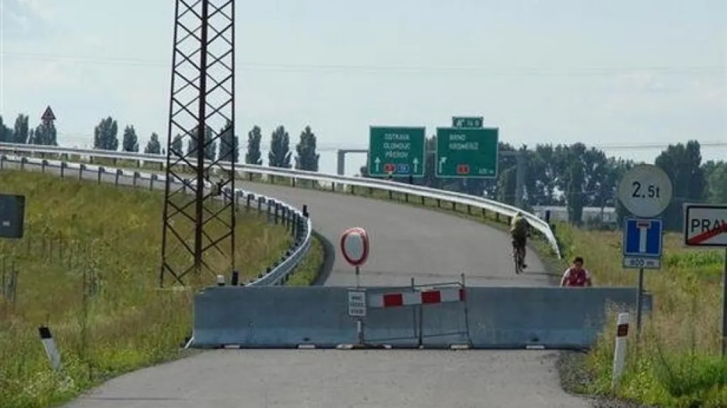 Uzavřený most za Pravčicemi